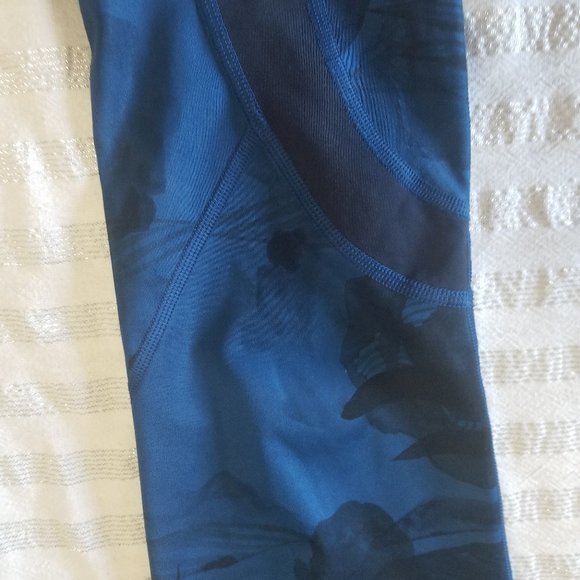 Lululemon Blue Yoga Cropped Pants - Picture 6 of 6
